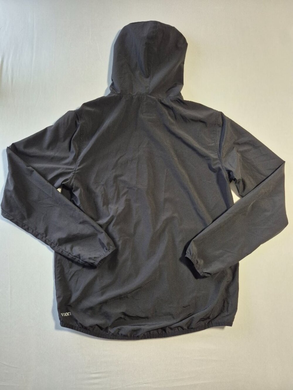 Vuori Outdoor Trainer Shell Jacket Mens M Black Hooded Lightweight V512 Full Zip - Picture 2 of 10